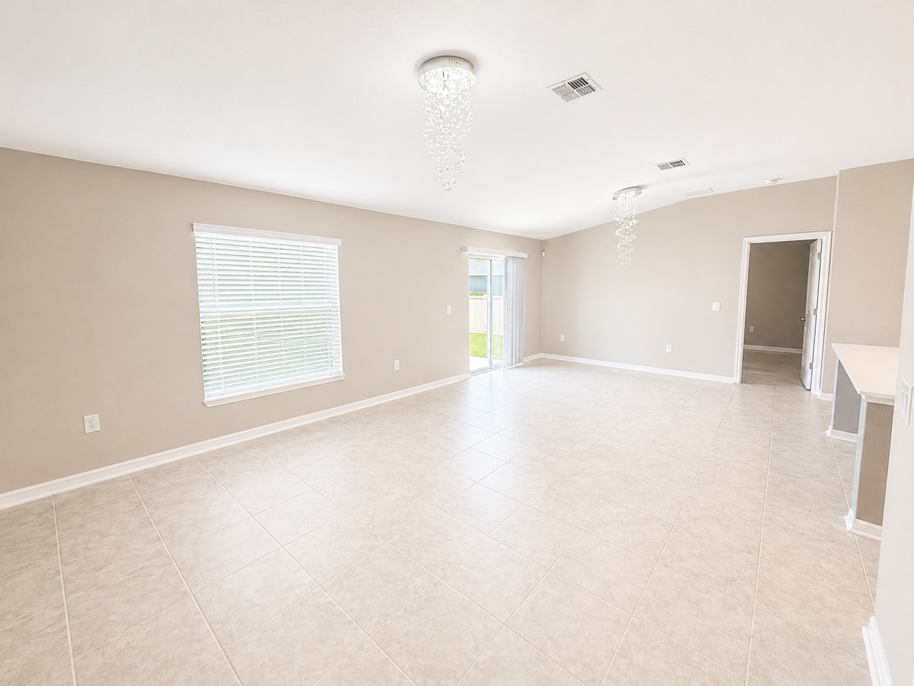 1450 Lassen St - Photo 4 of 11
