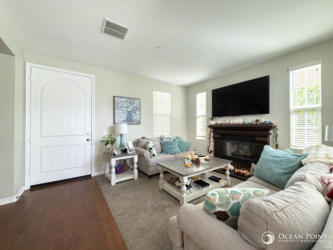 8174 Quartz St - Photo 3 of 19