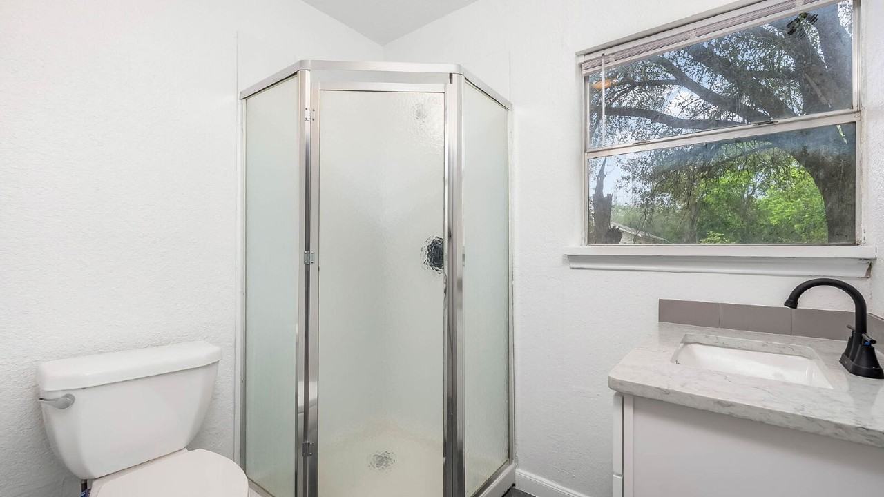1135 Ceralvo St - Photo 2 of 17