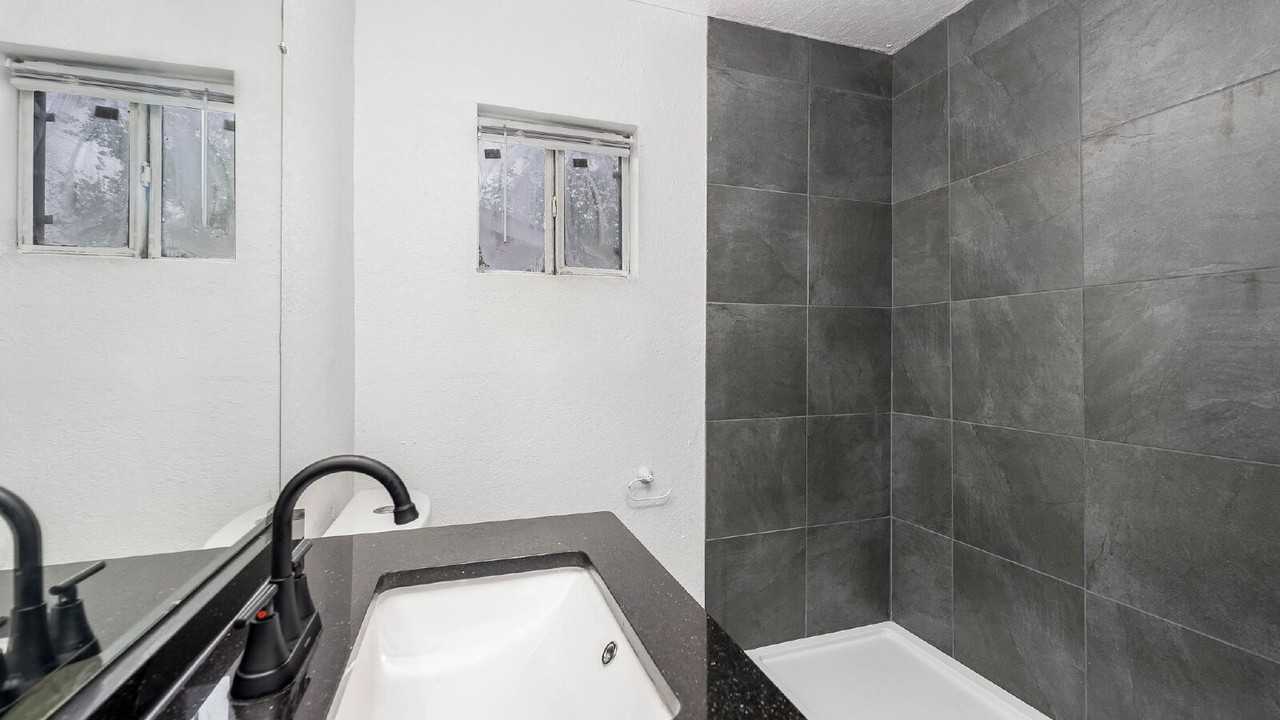 1135 Ceralvo St - Photo 6 of 17