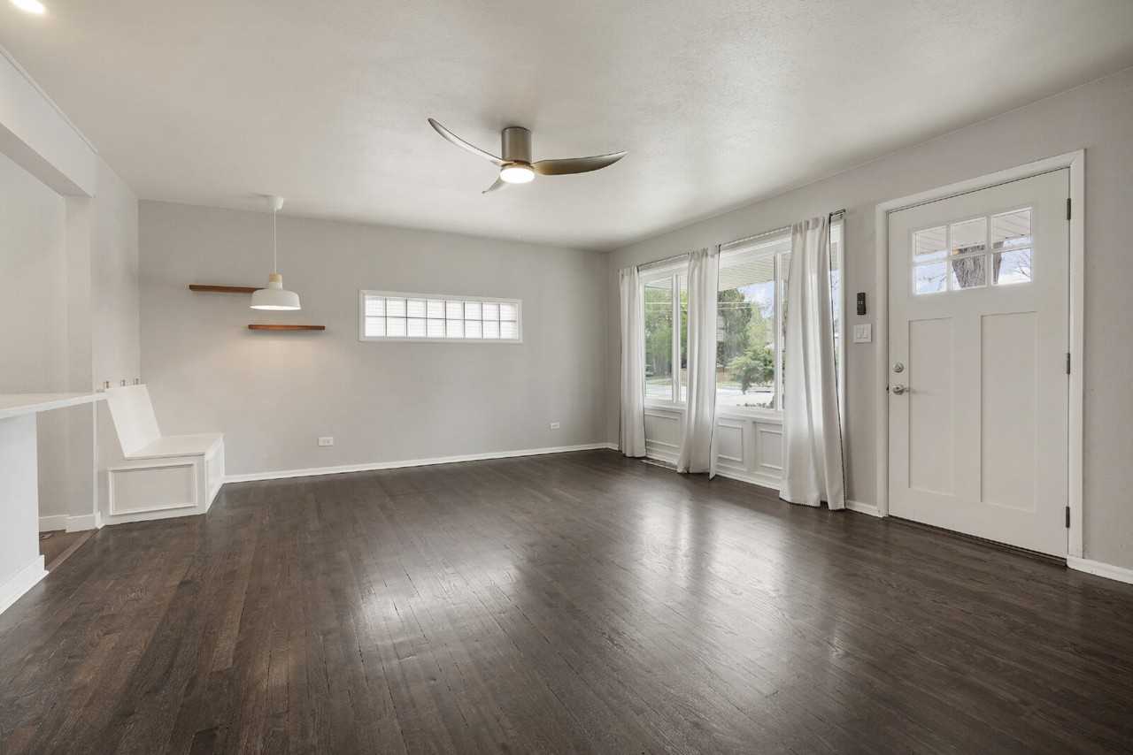 1700 Willow St - Photo 4 of 27