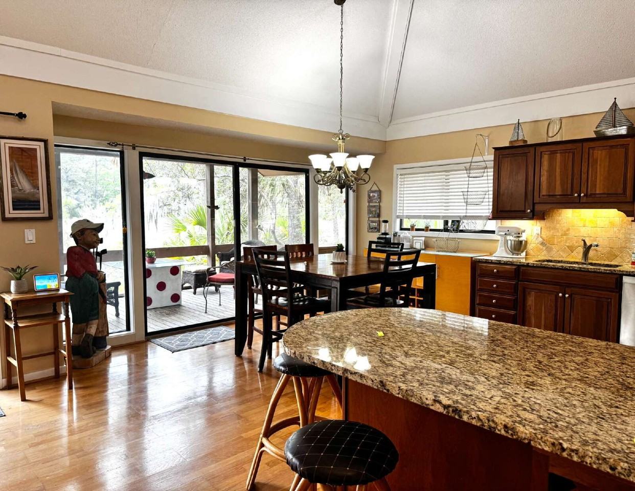 2 Palm Isle Ct - Photo 5 of 27