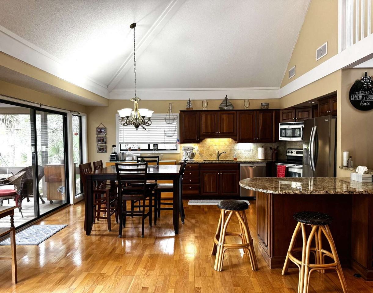 2 Palm Isle Ct - Photo 6 of 27