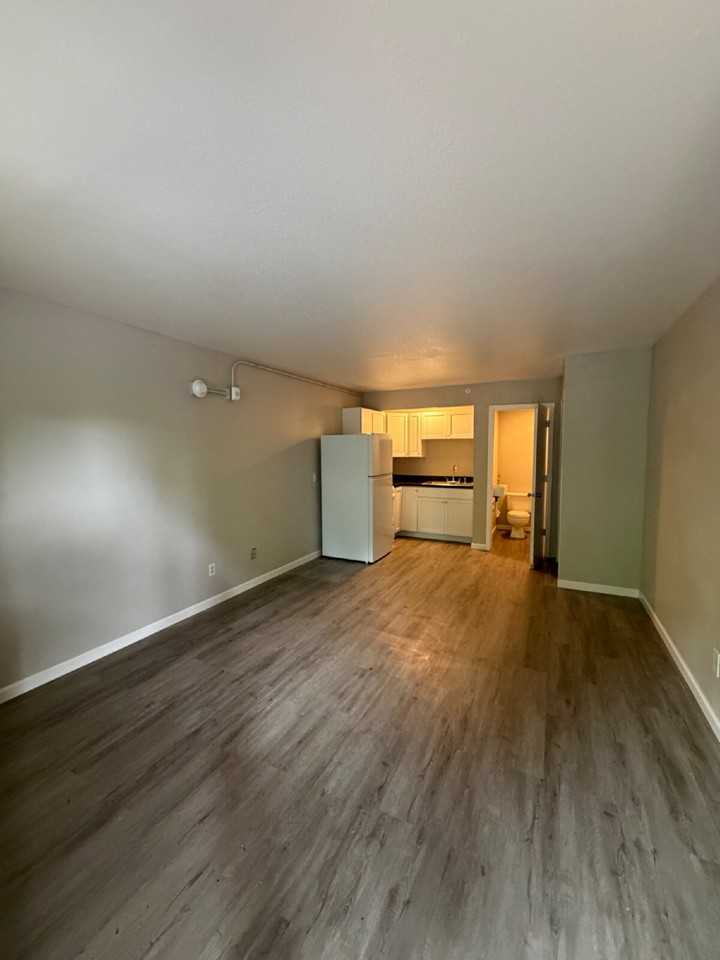 2825 Green Mountain Dr #107 - Photo 3 of 7