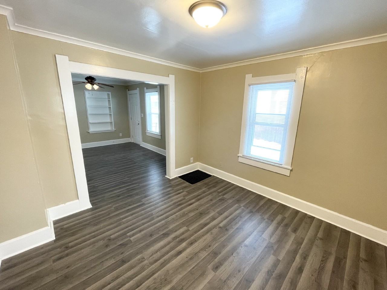 714 E 20th St - Photo 2 of 10