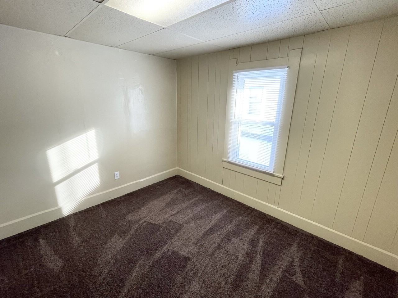 714 E 20th St - Photo 5 of 10