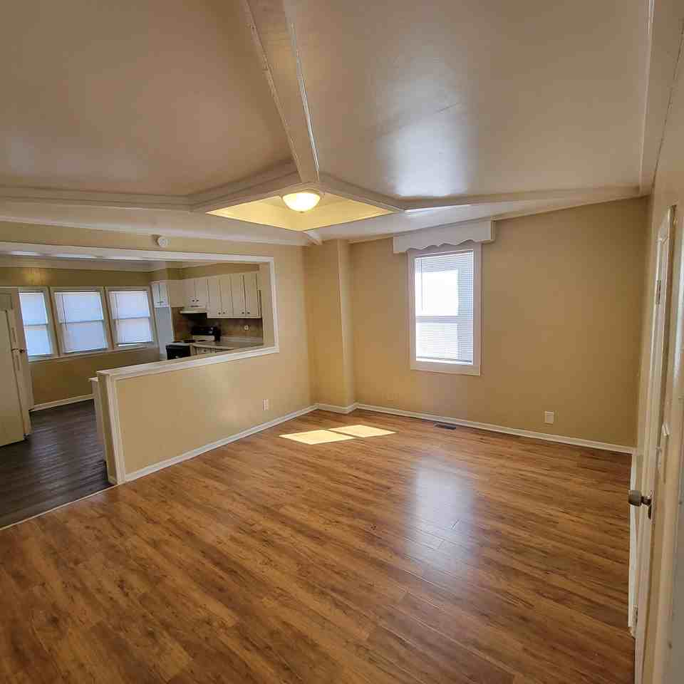 1134 E Kelly St - Photo 6 of 12