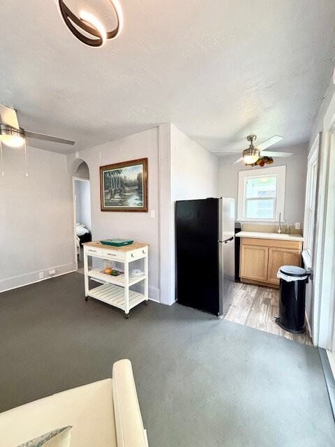 416 Daytona St - Photo 4 of 9