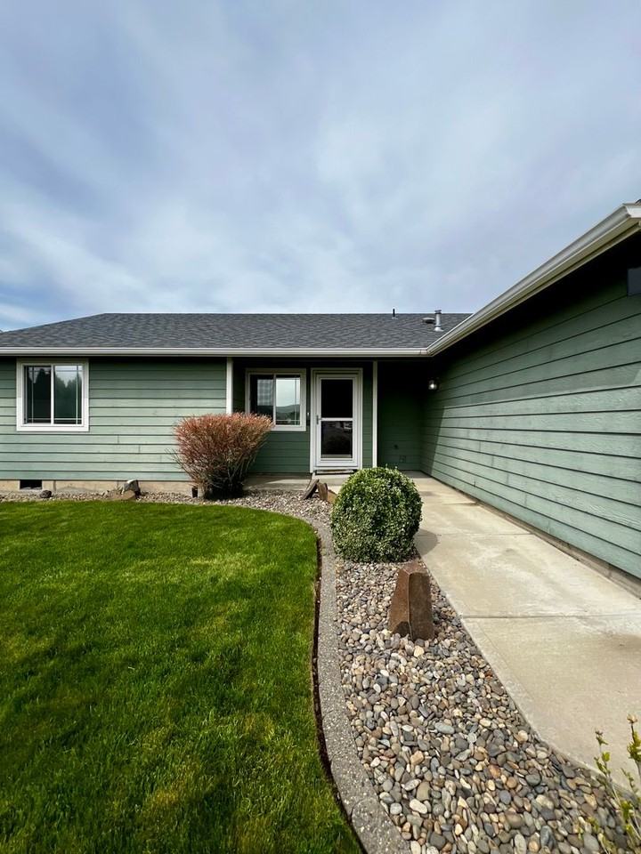 509 Chelan Ave - Photo 2 of 23
