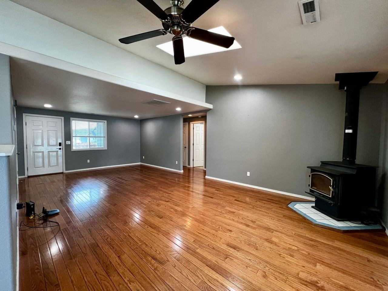 509 Chelan Ave - Photo 3 of 23
