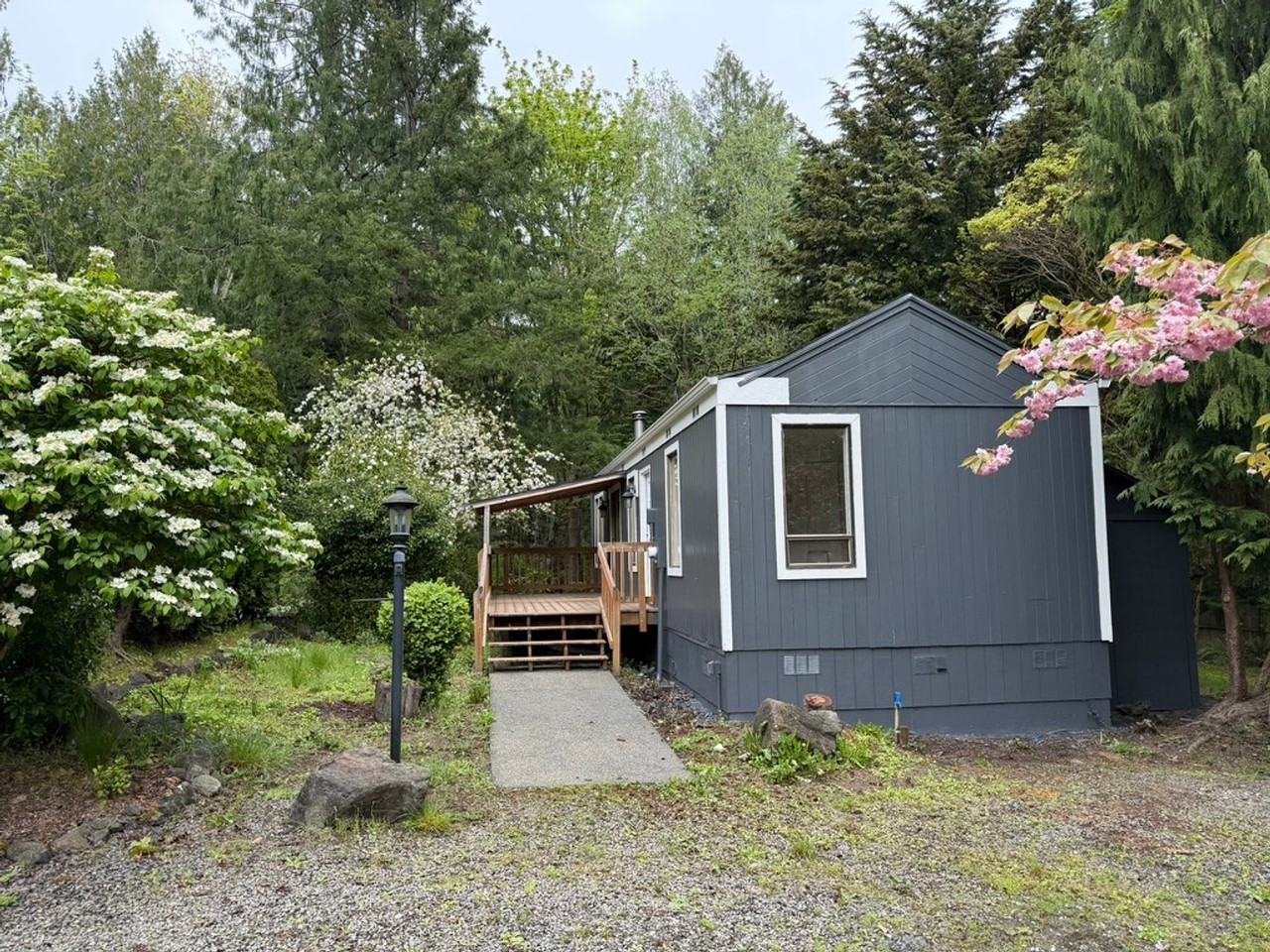 3063 Oak Bay Rd - Photo 2 of 8