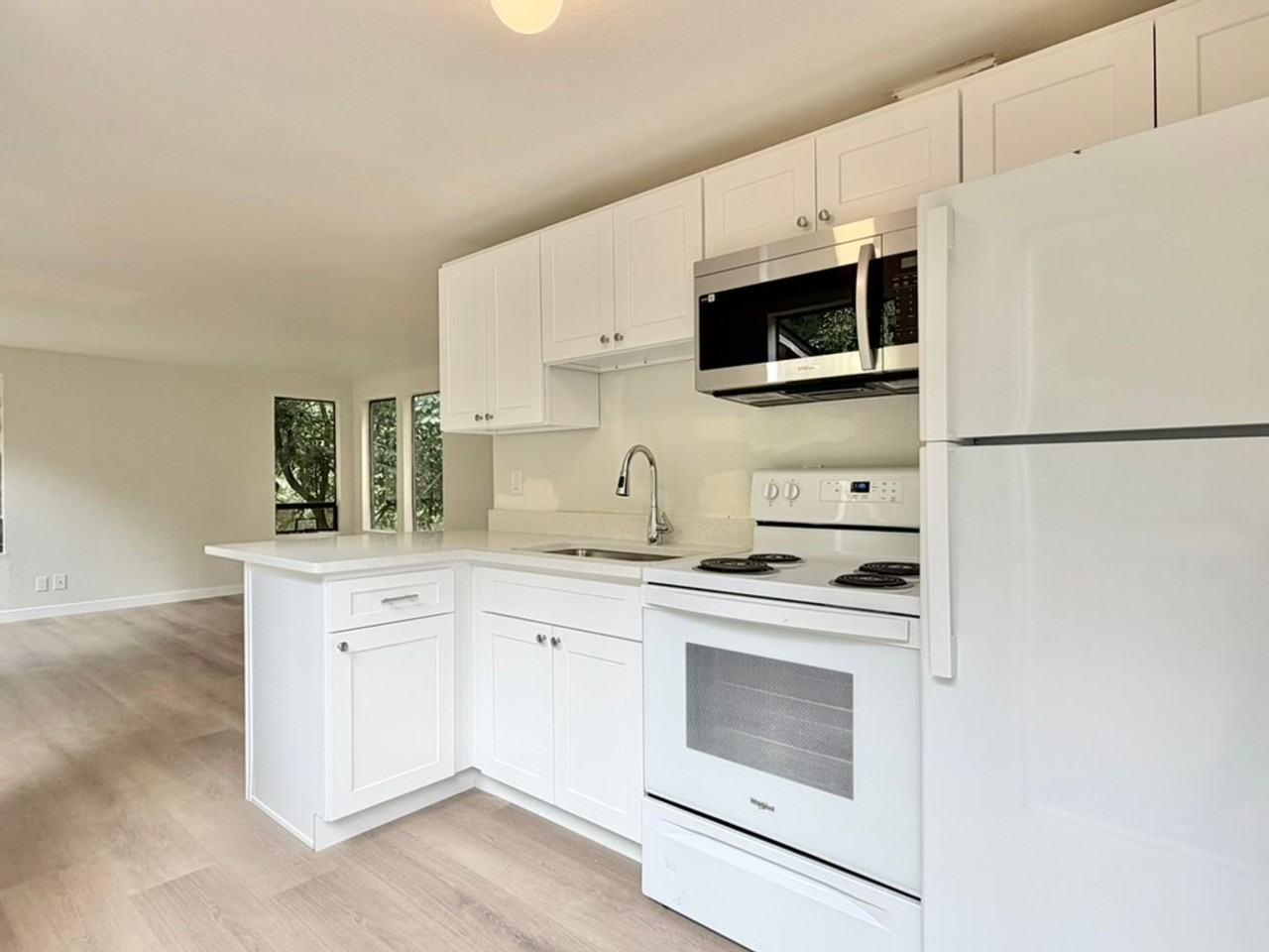 3063 Oak Bay Rd - Photo 3 of 8