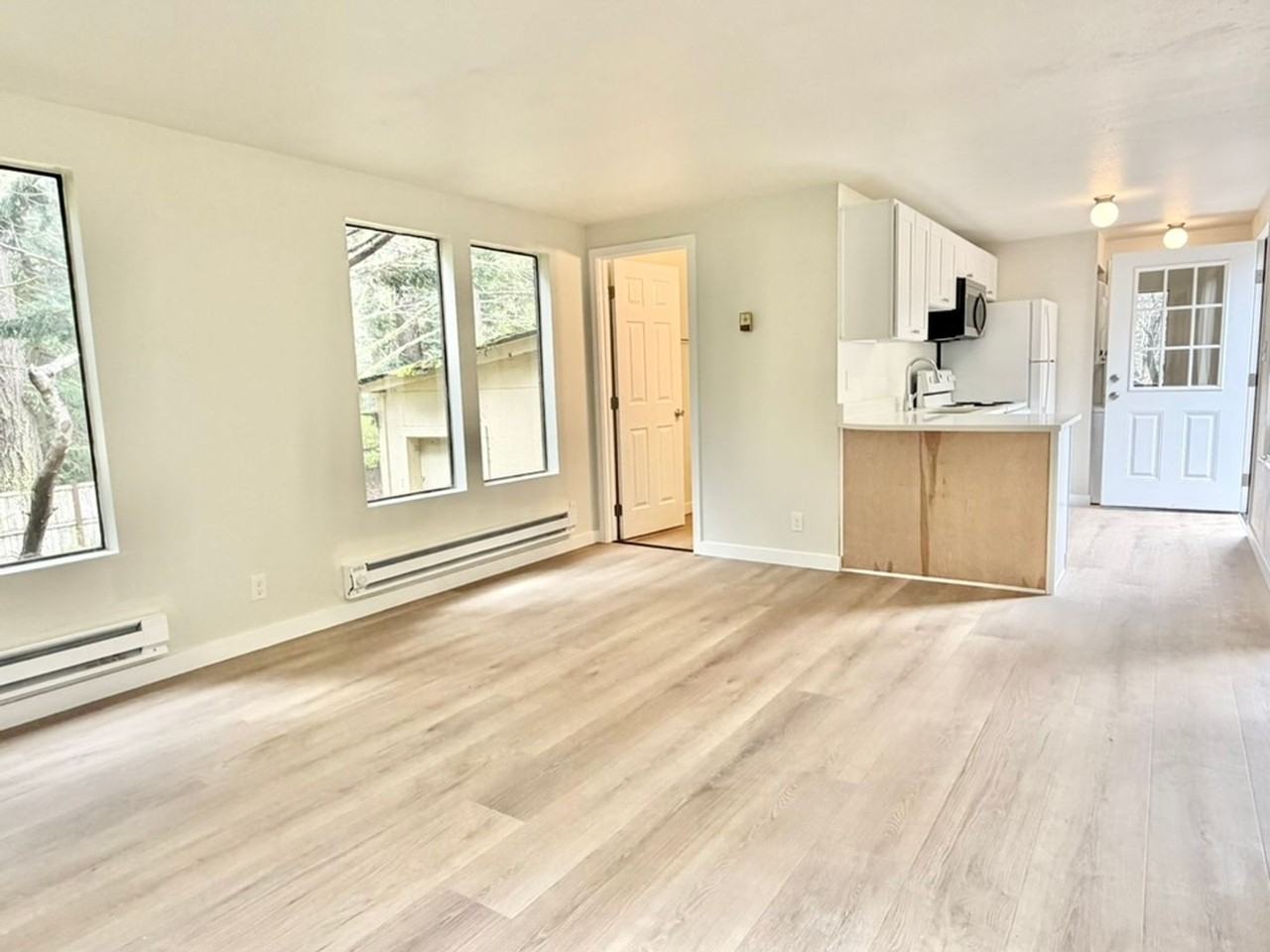 3063 Oak Bay Rd - Photo 4 of 8