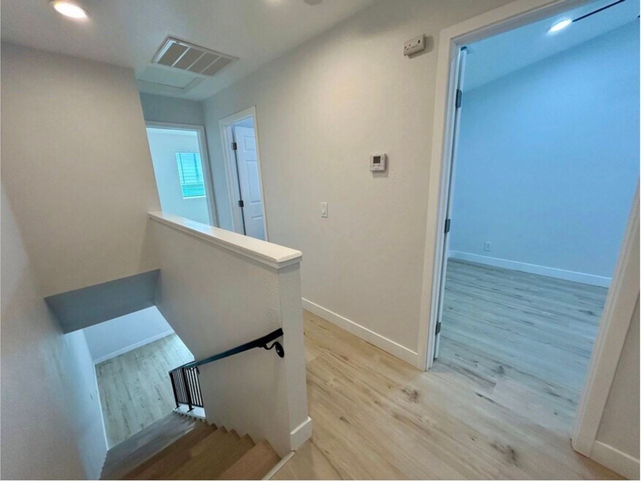 Foothill Manor Townhomes - Photo 4 of 13