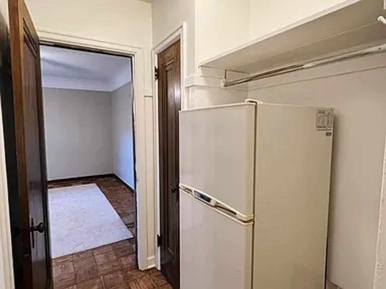 960 Goodrich Ave - Photo 4 of 20