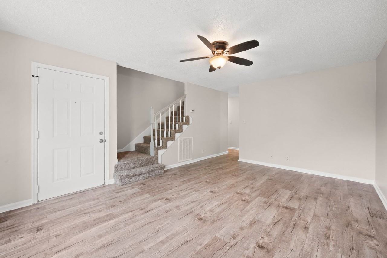 907 Desota Ln - Photo 4 of 36