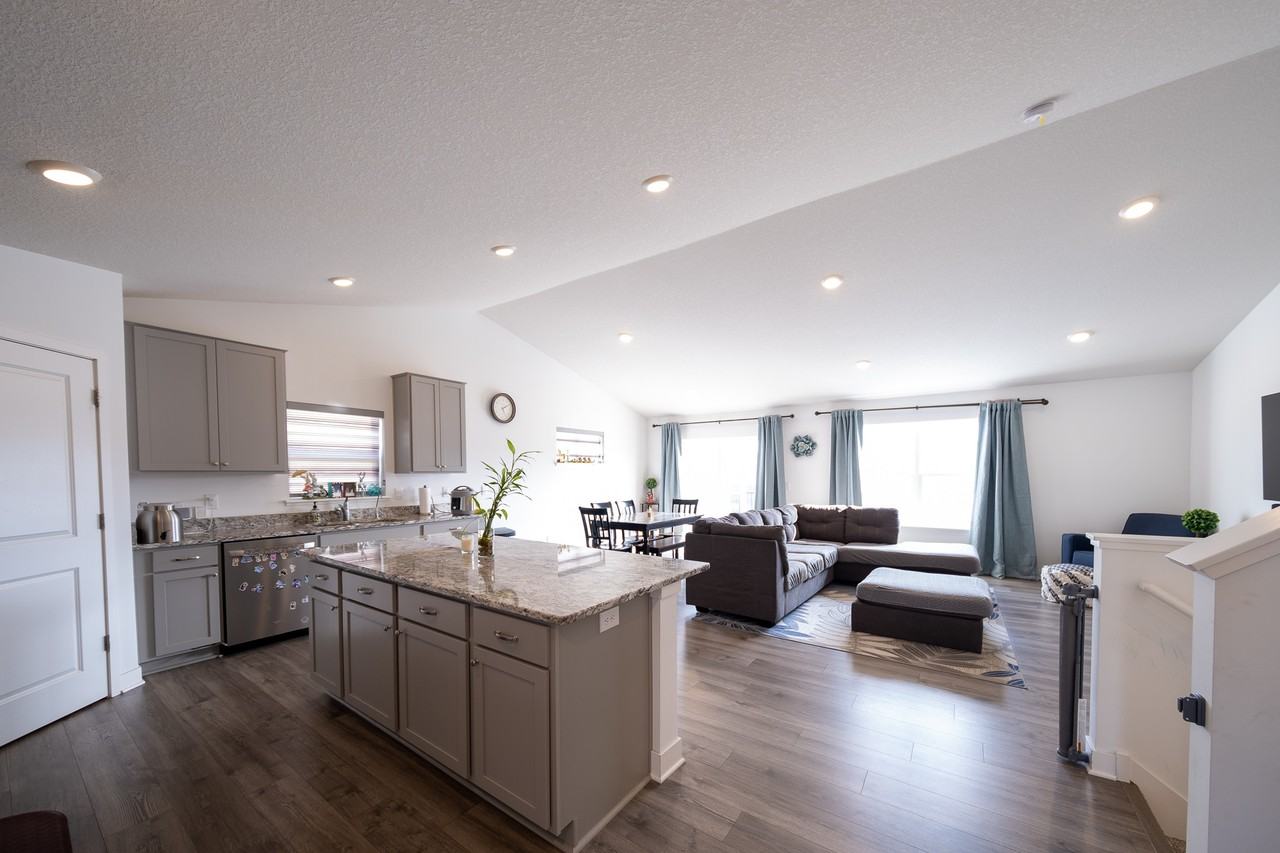 18085 Heirloom Ct #1 - Photo 2 of 34