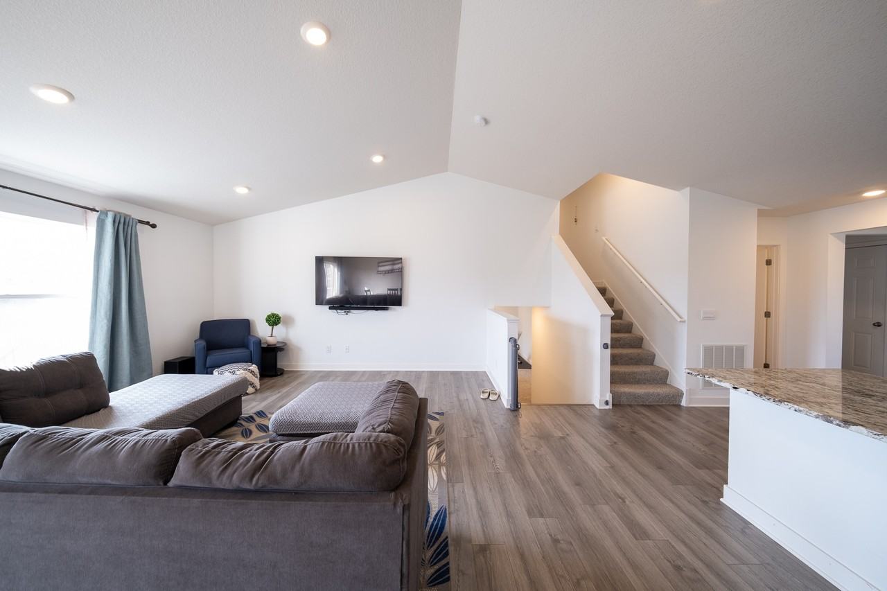 18085 Heirloom Ct #1 - Photo 3 of 34