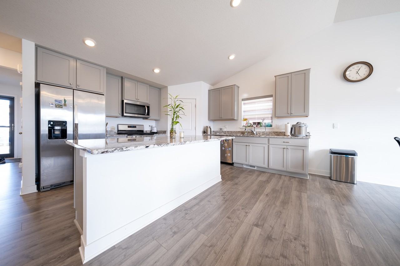 18085 Heirloom Ct #1 - Photo 5 of 34
