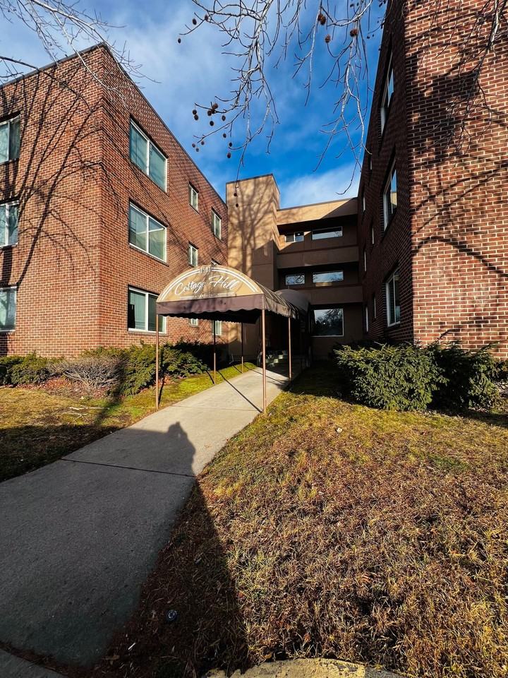 Cottage Hill Apartments - Photo 7 of 8