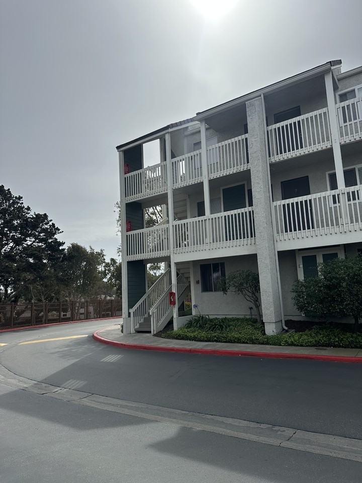 201 S Ventura Rd #1 - Photo 2 of 12