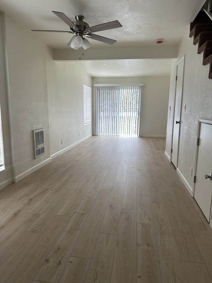 201 S Ventura Rd #1 - Photo 3 of 12