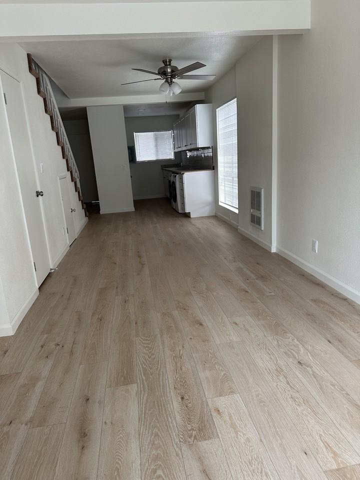 201 S Ventura Rd #1 - Photo 7 of 12