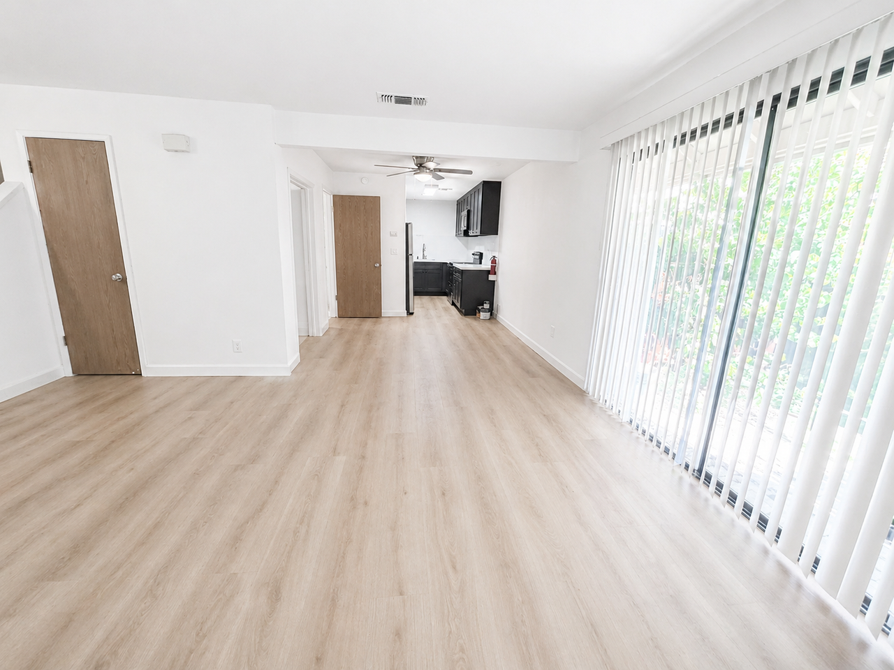 819 Adams Ter #C - Photo 5 of 12