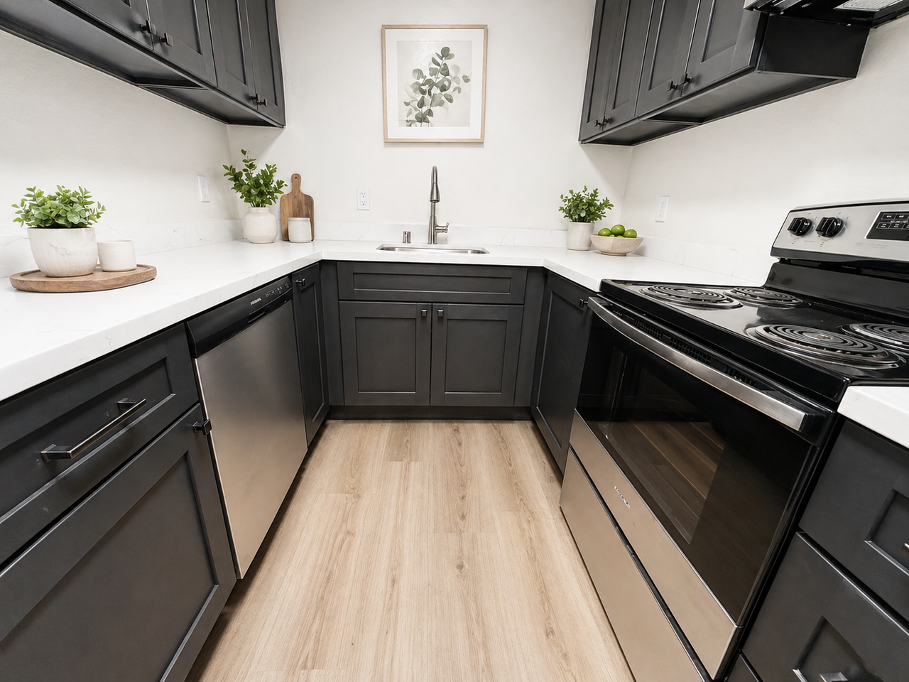 819 Adams Ter #C - Photo 6 of 12