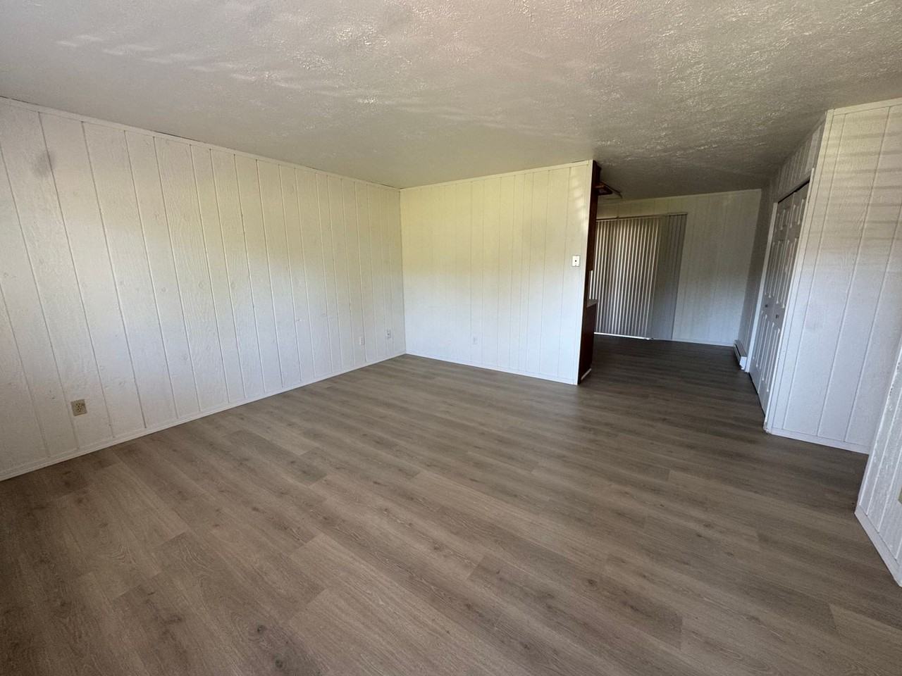 214 Se Darrell Ave - Photo 2 of 13