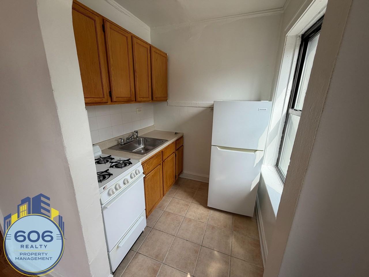 Sheri-Lunt Beachside Apts - Photo 4 of 13