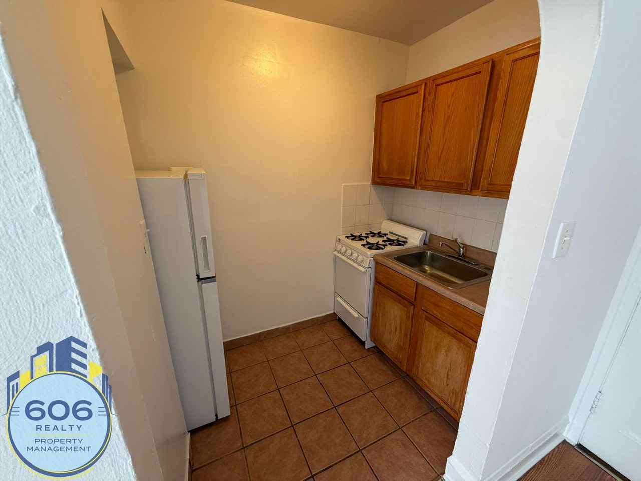 Sheri-Lunt Beachside Apts - Photo 6 of 13