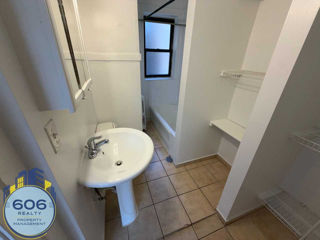Sheri-Lunt Beachside Apts - Photo 7 of 13