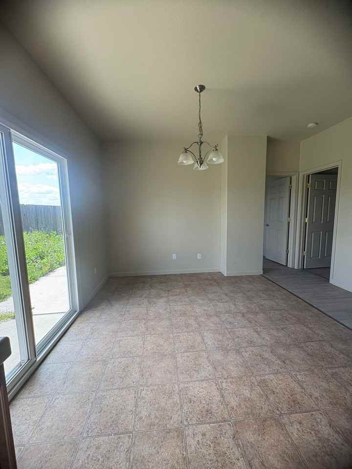 614 Mosburg Loop - Photo 5 of 28