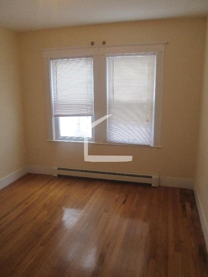 111 Kenrick St - Photo 3 of 8