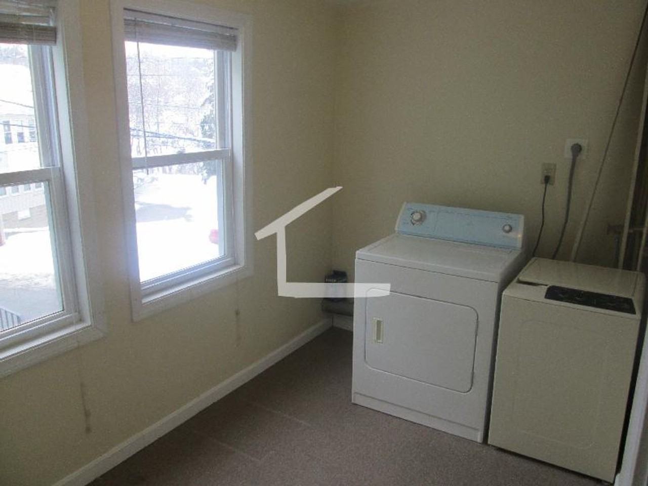 111 Kenrick St - Photo 6 of 8