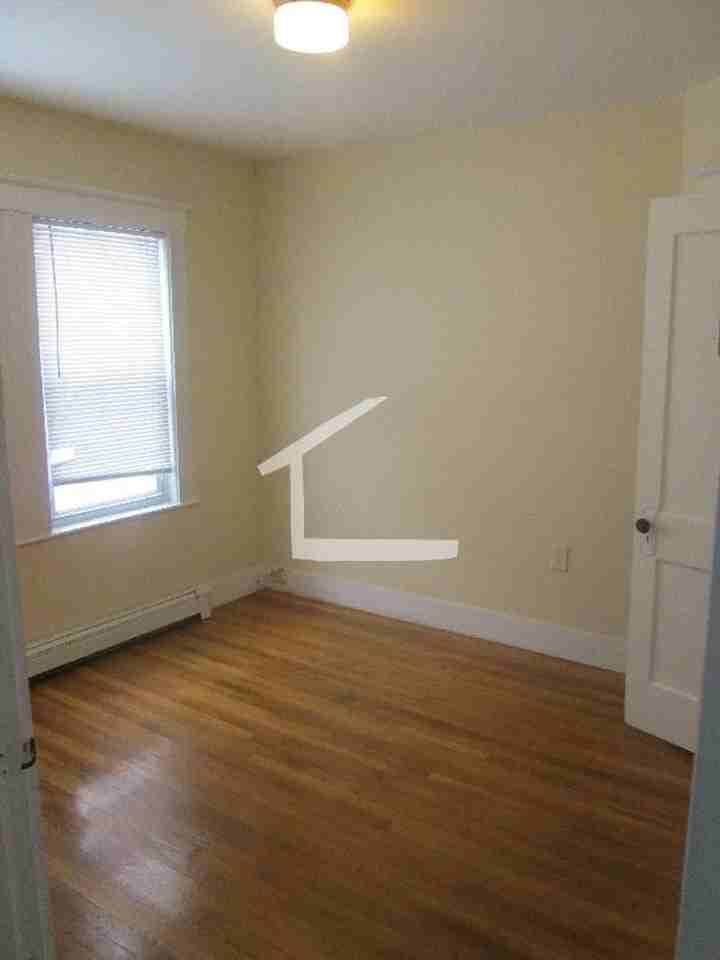 111 Kenrick St - Photo 7 of 8
