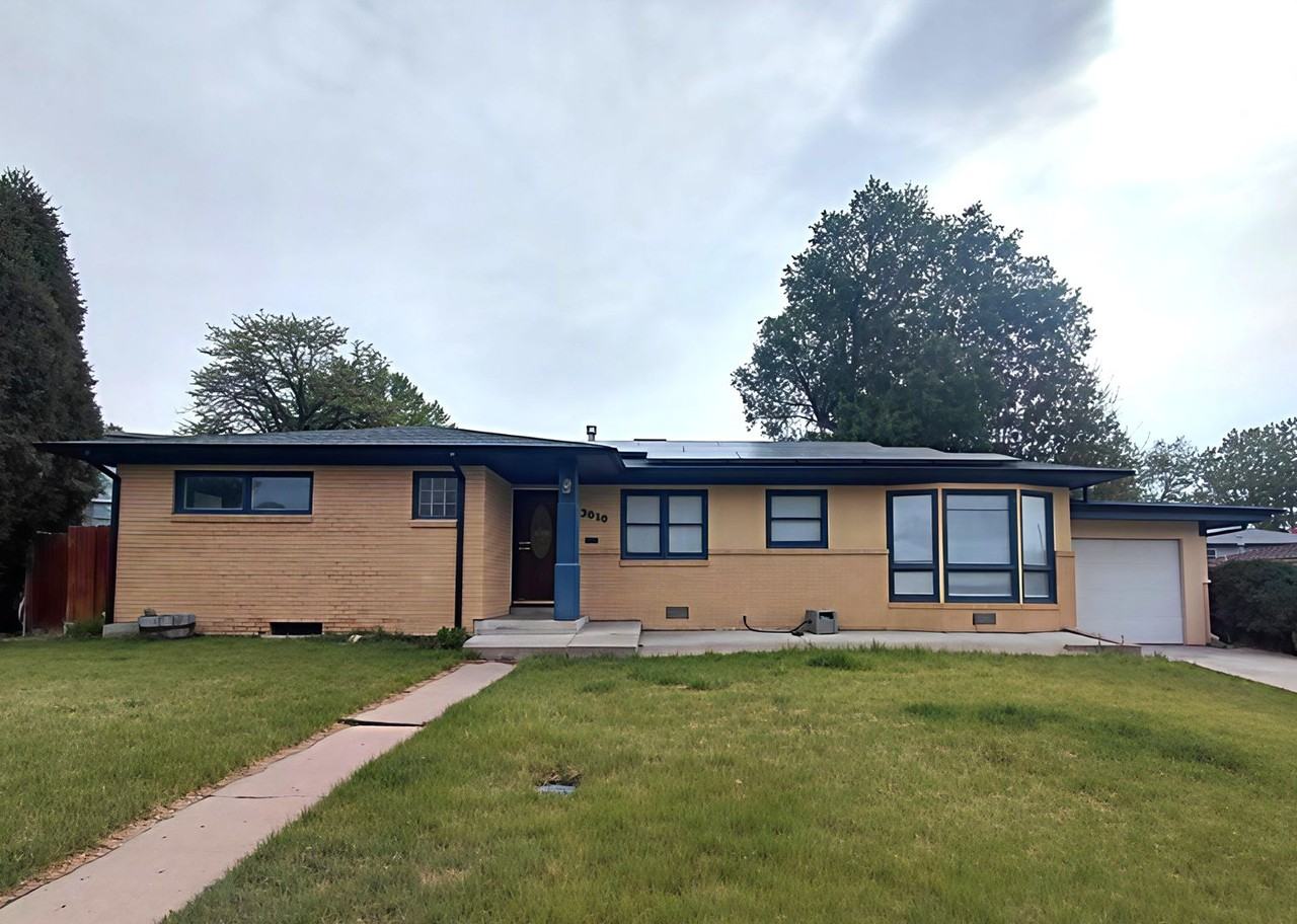 3010 Country Club Dr