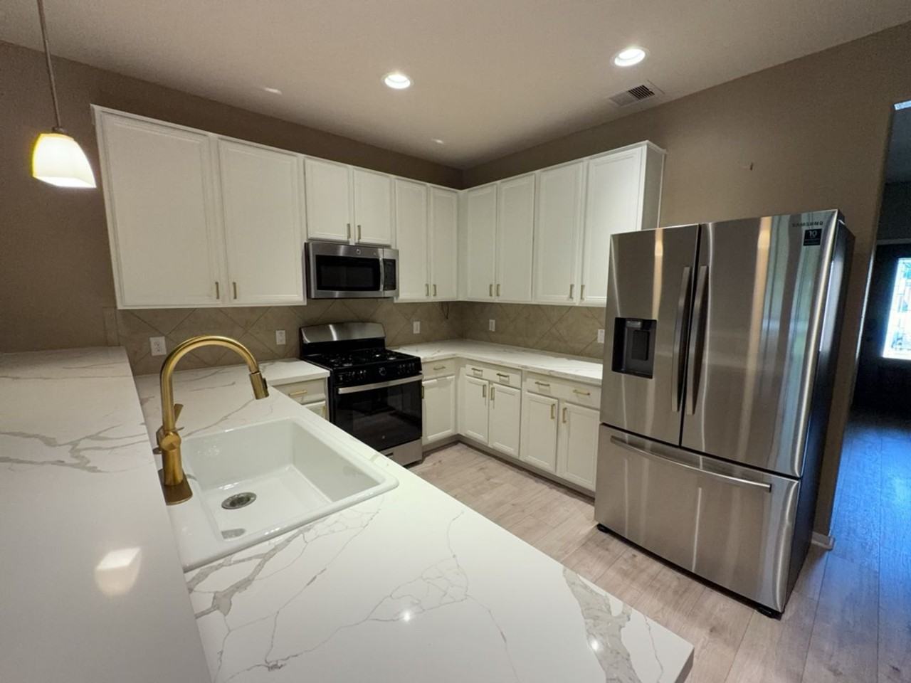 19526 Hancock Oak St - Photo 3 of 30