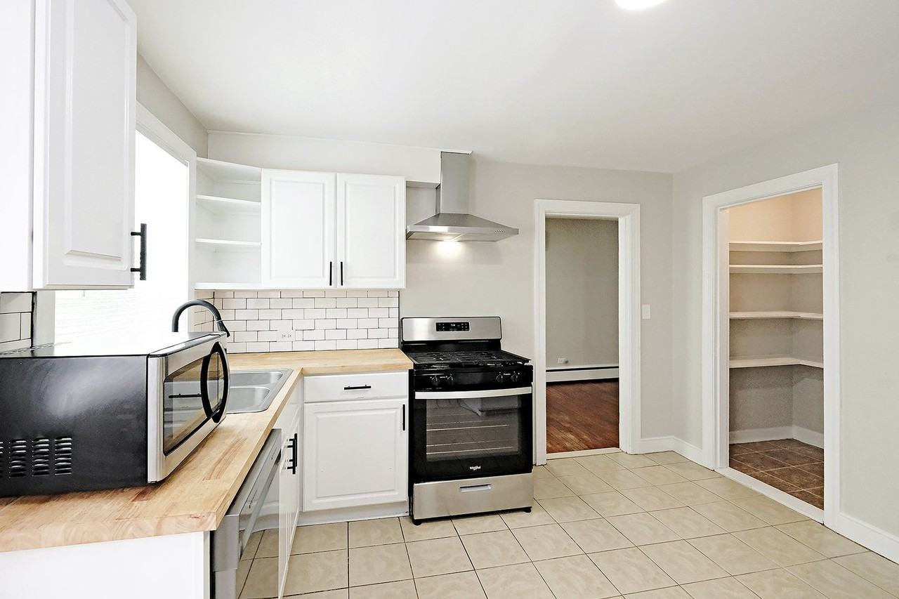 2525 Woodland Dr #A - Photo 4 of 19