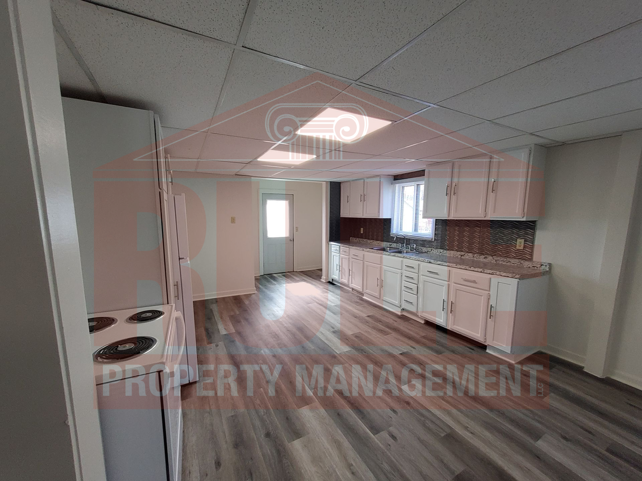 317 Chute St - Photo 2 of 20
