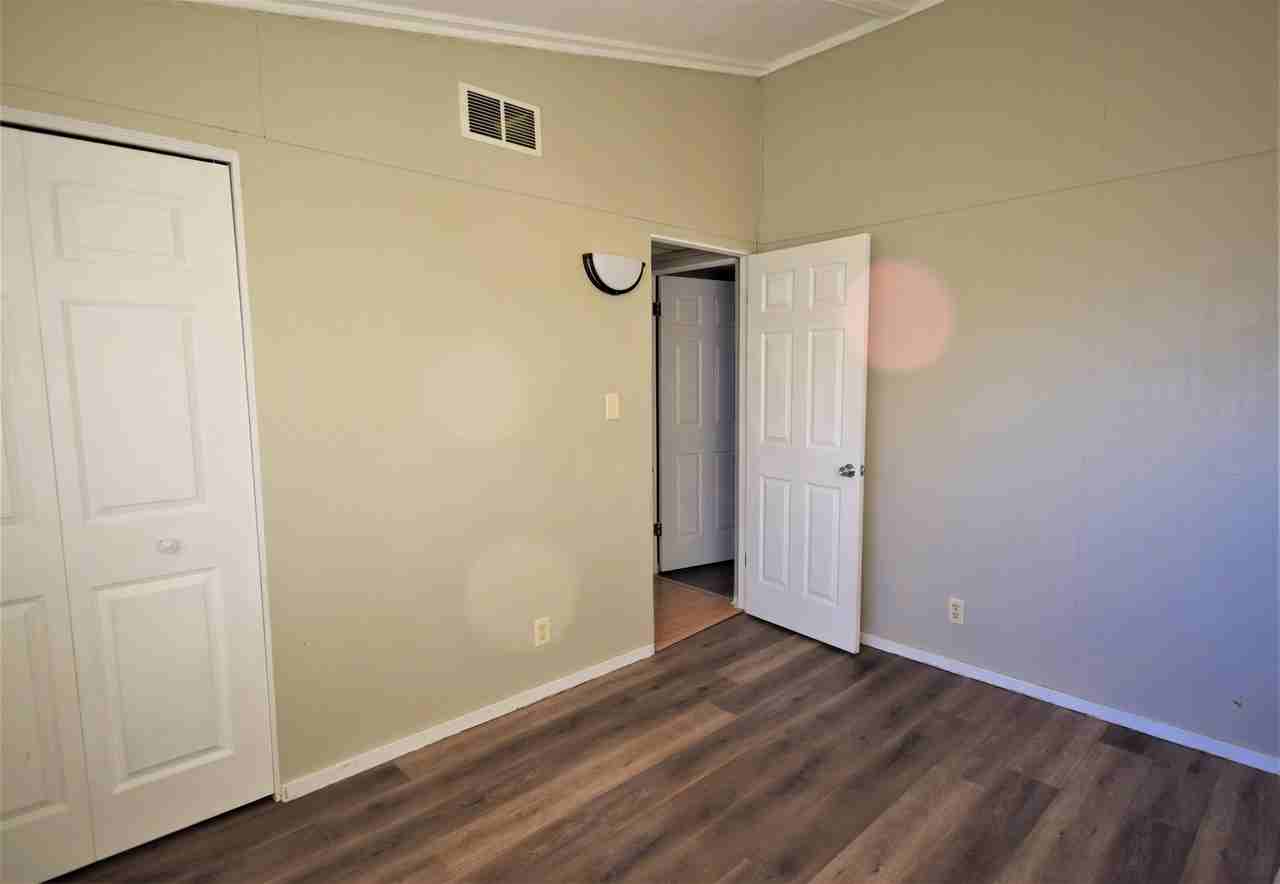 378 Arbor Drive - Photo 4 of 9