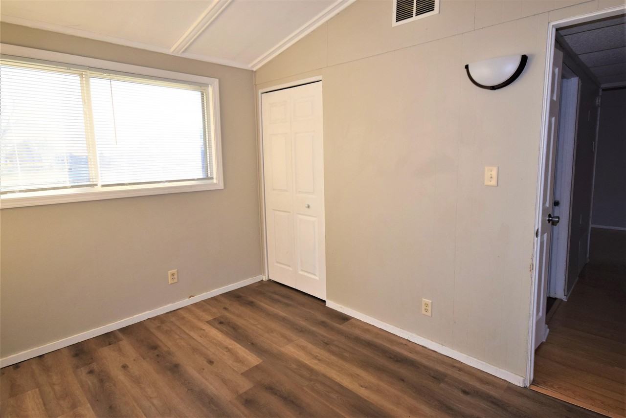 378 Arbor Drive - Photo 5 of 9