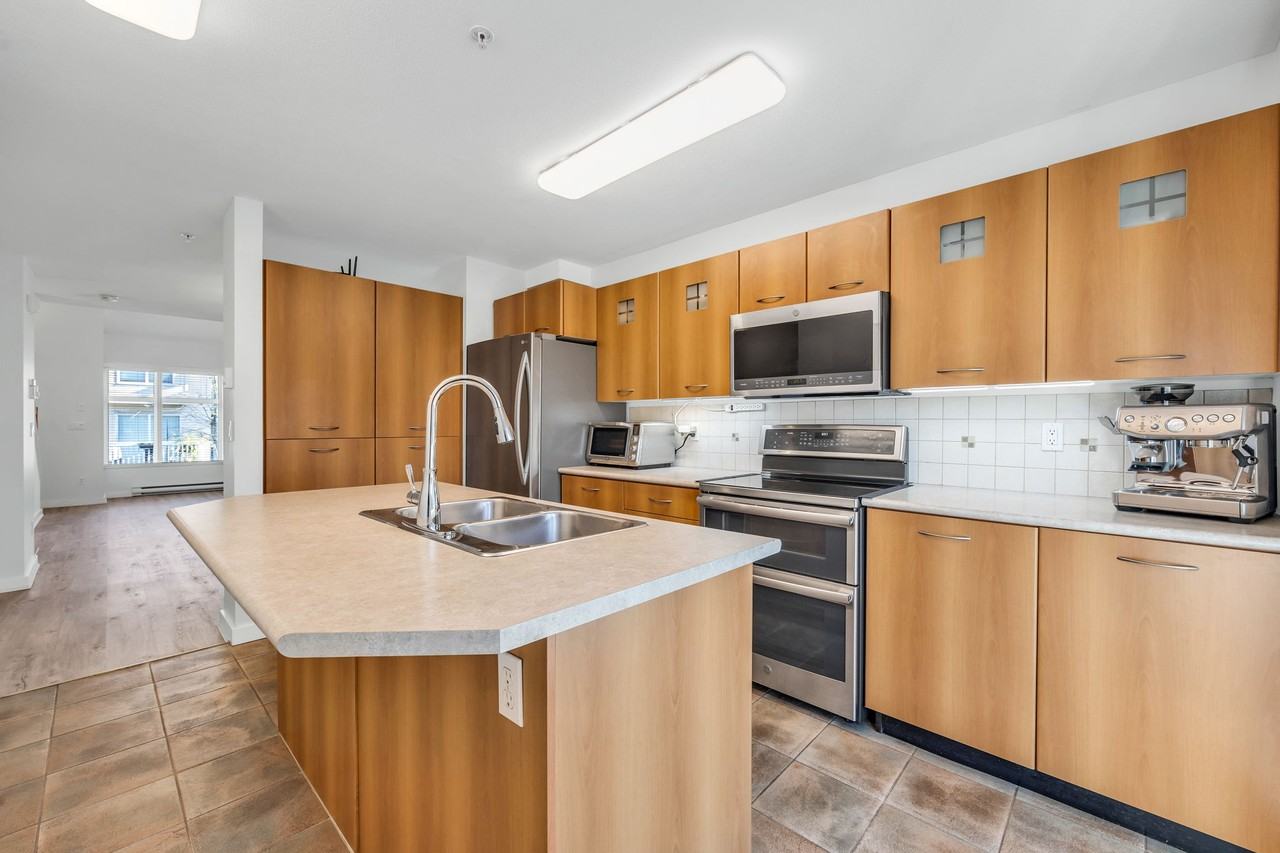 7179 201 Street - Photo 3 of 22