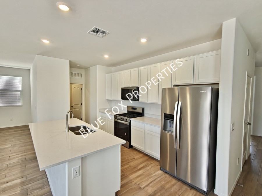 9251 N Peridot Vista Ave - Photo 3 of 29