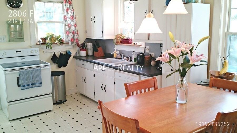 2806 Farthing St - Photo 2 of 11