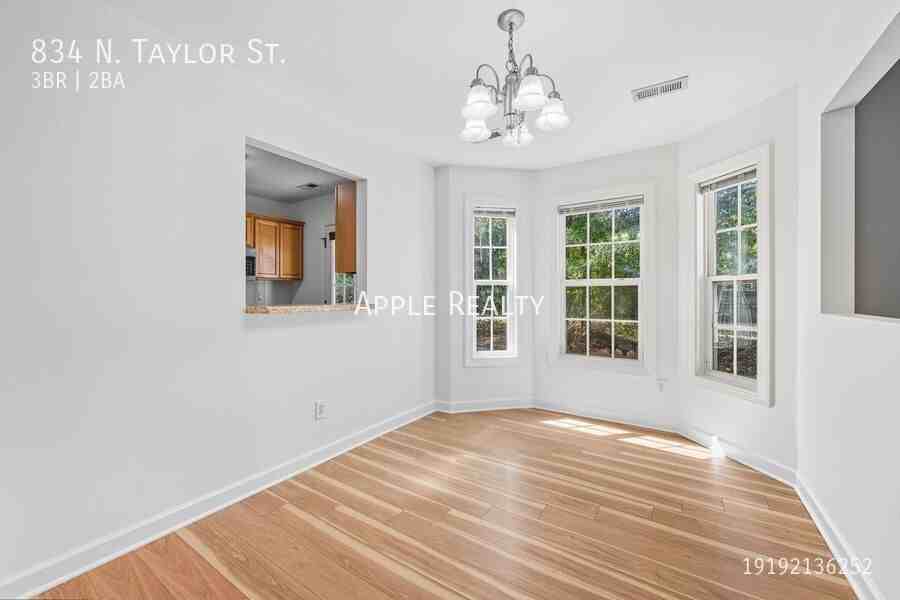 834 N Taylor St - Photo 4 of 16
