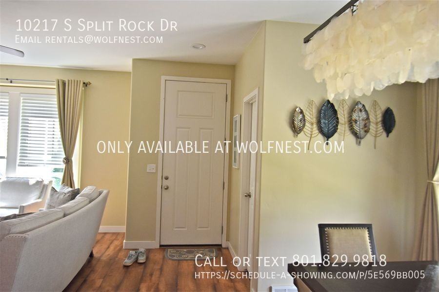 10217 S Split Rock Dr - Photo 3 of 33