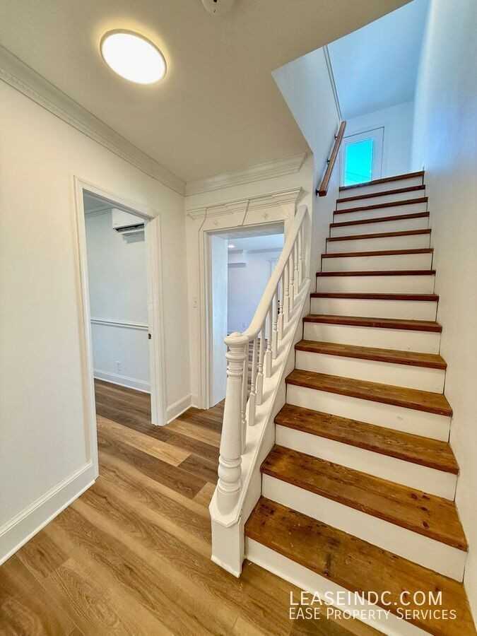 513 N St Nw - Photo 3 of 36