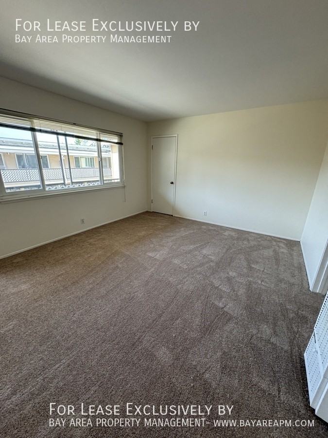 1445 Ebener St #4 - Photo 3 of 8